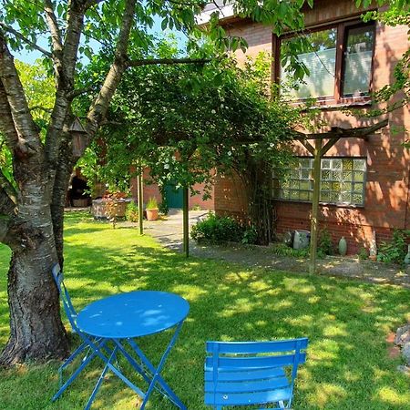 Ruhige Gästesuite mit Frühstück Rhauderfehn Exterior foto