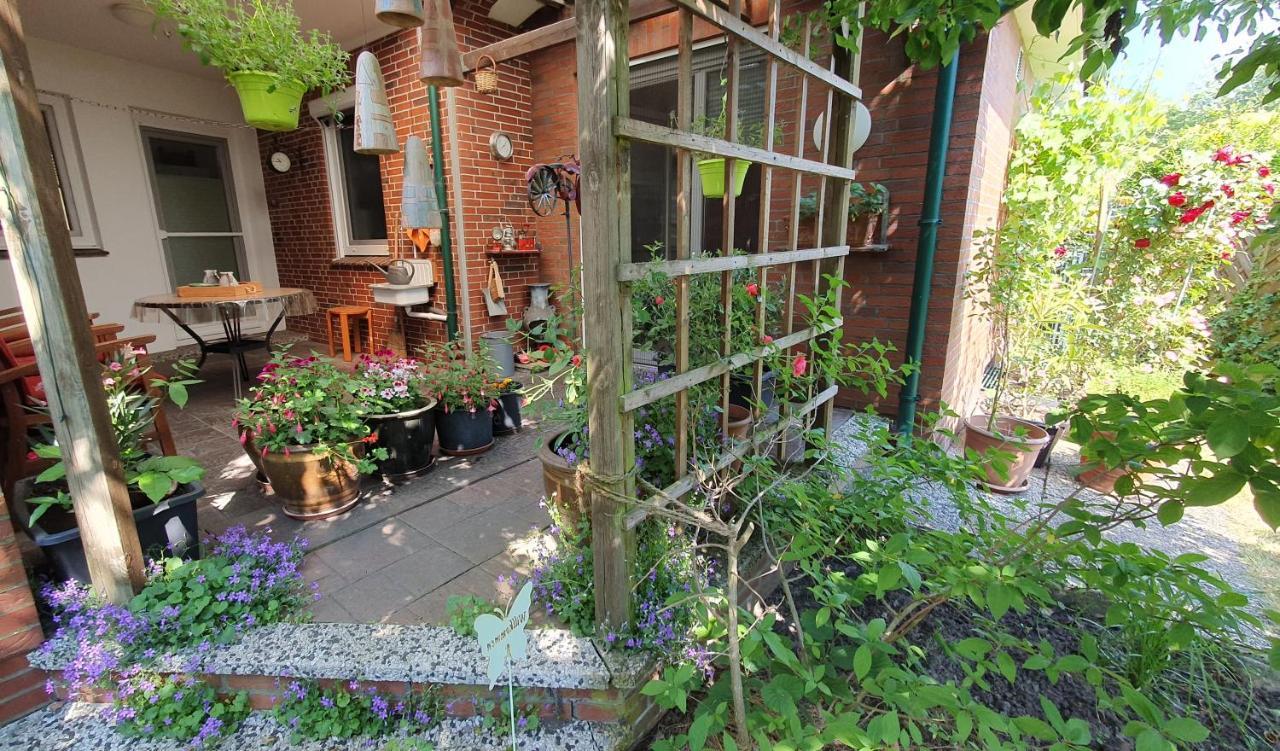 Ruhige Gästesuite mit Frühstück Rhauderfehn Exterior foto